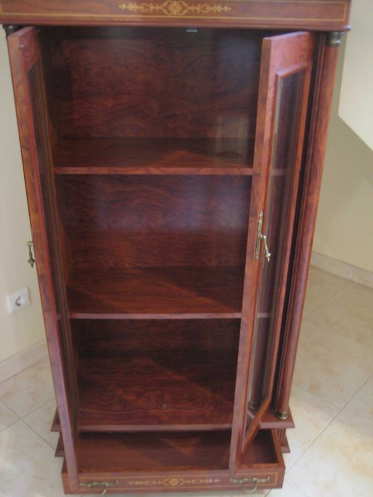 Estante vitrine ideal para livros
