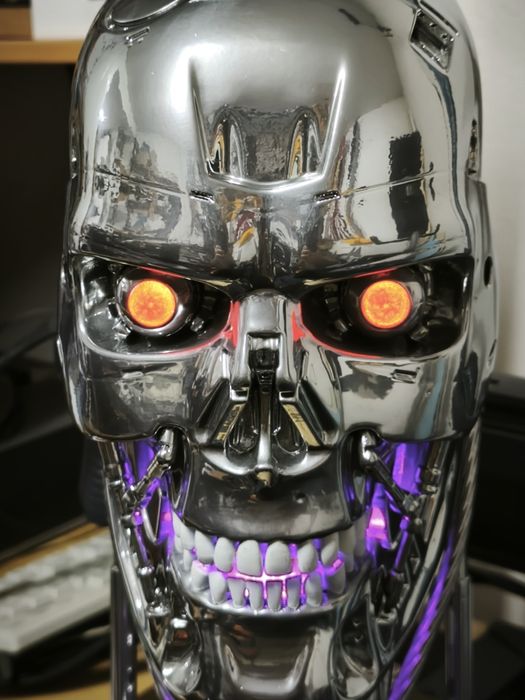 Busto escala real Terminator T800