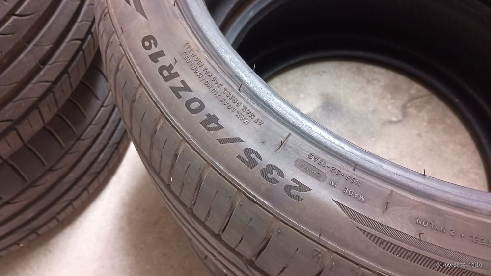 Pneus 235/40ZR19
