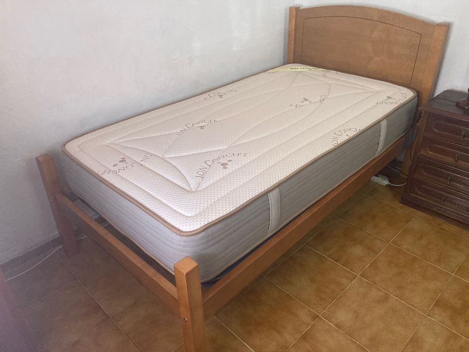 Cama com Colchão