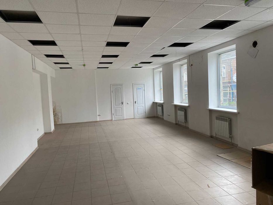 Сдам торговое помещение в центре города ( р-н центрального рынка)