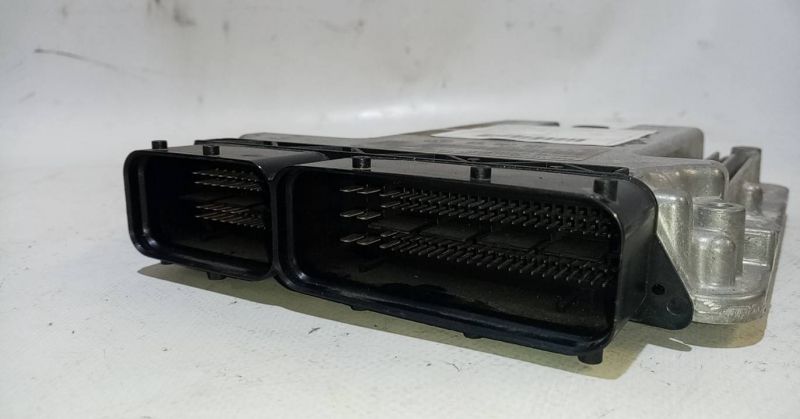 Centralina motor / ECU VOLKSWAGEN Passat (3C2)