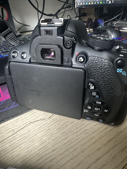 Aparat canon 700D