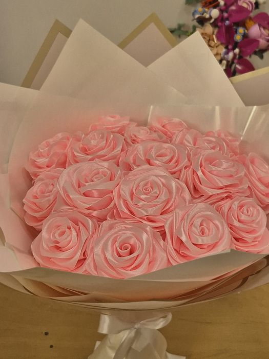 Букет з атласних стрічок — ідеальний подарунок, який не в’яне!