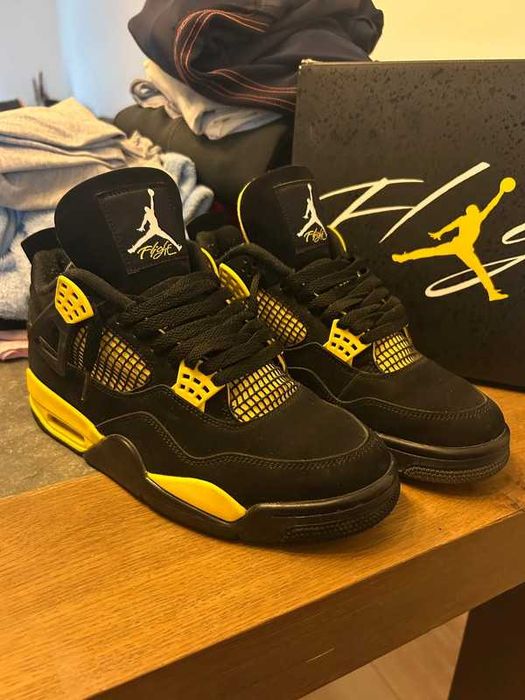 Jordan 4 Retro Thunder R.43