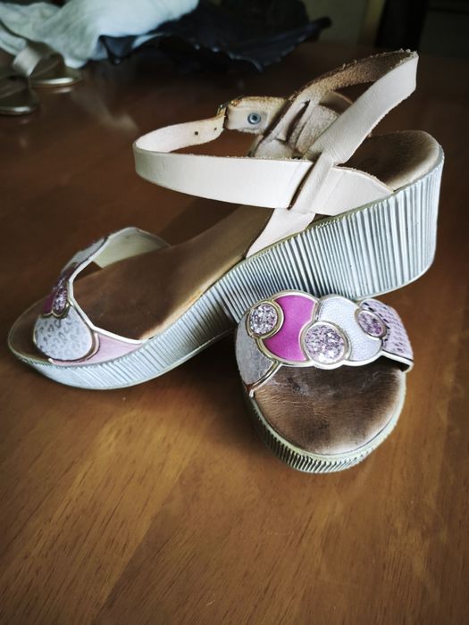 Sandálias estampadas