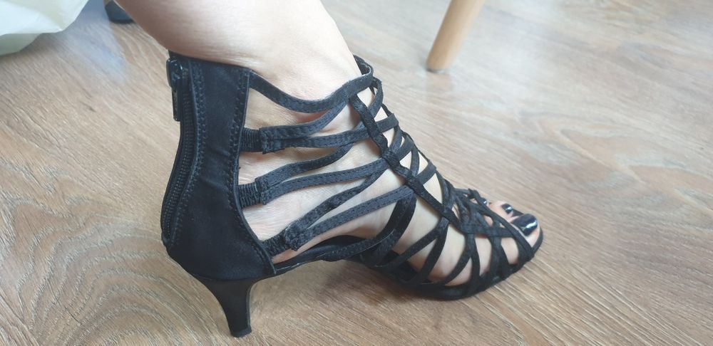 Buty na obcasie 7 cm. Szpilki. Czarne. Rozm. 37