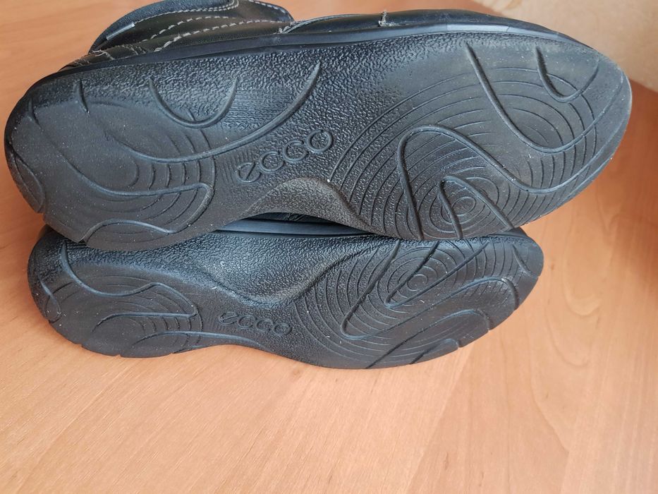 Продам жіночі шкіряні ботинки Ecco Gore-tex