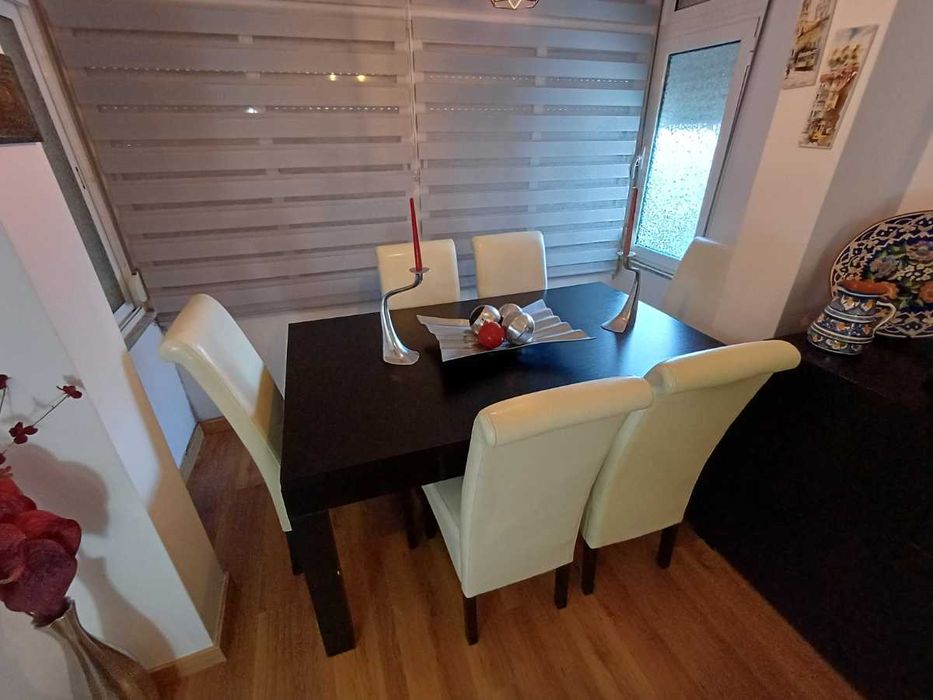 Conjunto 6 Cadeiras em Madeira Forradas a Napa Branca — 105 cm Altura