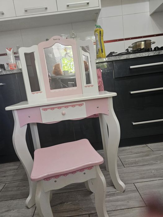 Toaletka dla dziewczynki