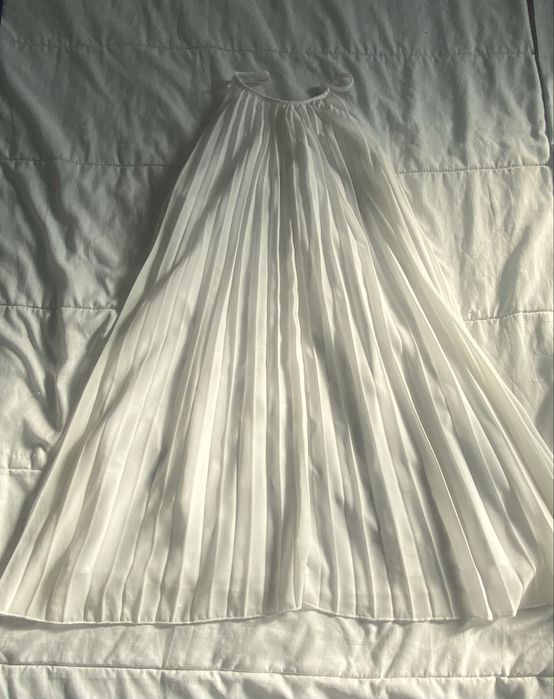 Vestido alsa plissado branco tamanho M elegante