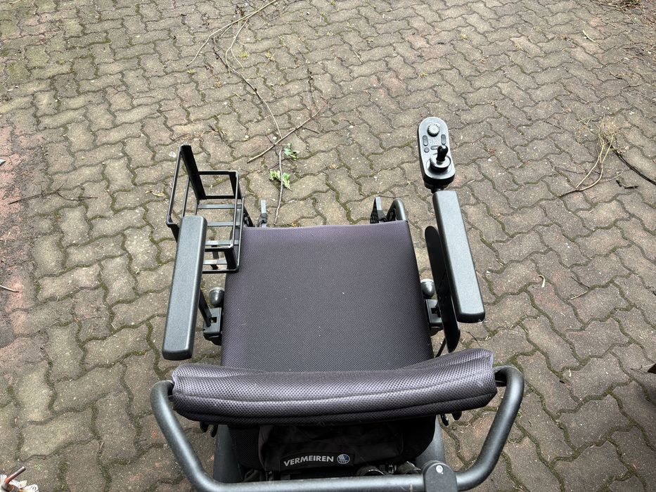 Wózek inwalidzki elektryczny
