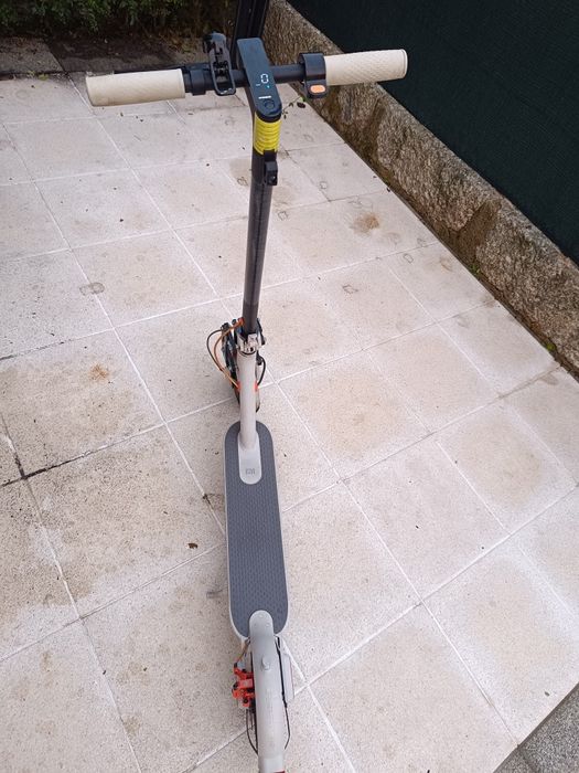 Xiaomi Mi Electric Scooter 3 com amortecedor
Amortecedor 
Pastilhas tr