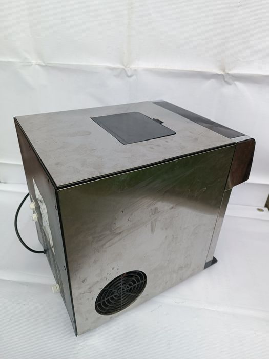 Klarstein Eiszeit Kostkarka do lodu USZKODZONA