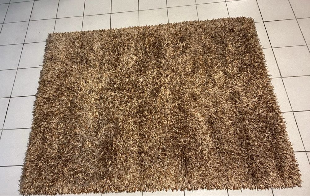 Tapete de pêlo alto - tons castanhos