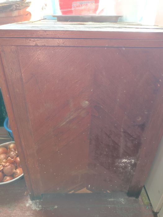 Продам швейну машинку