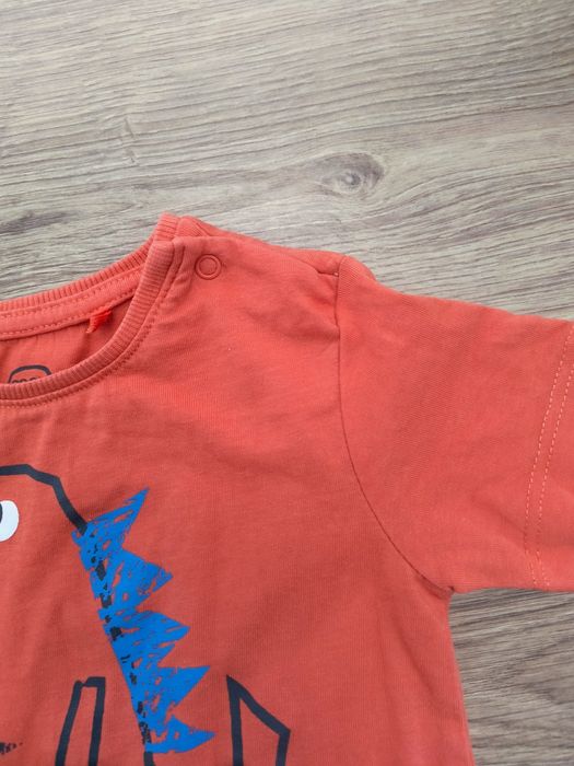 Niemowlęcy t-shirt marki Cool Club rozmiar 74 cm