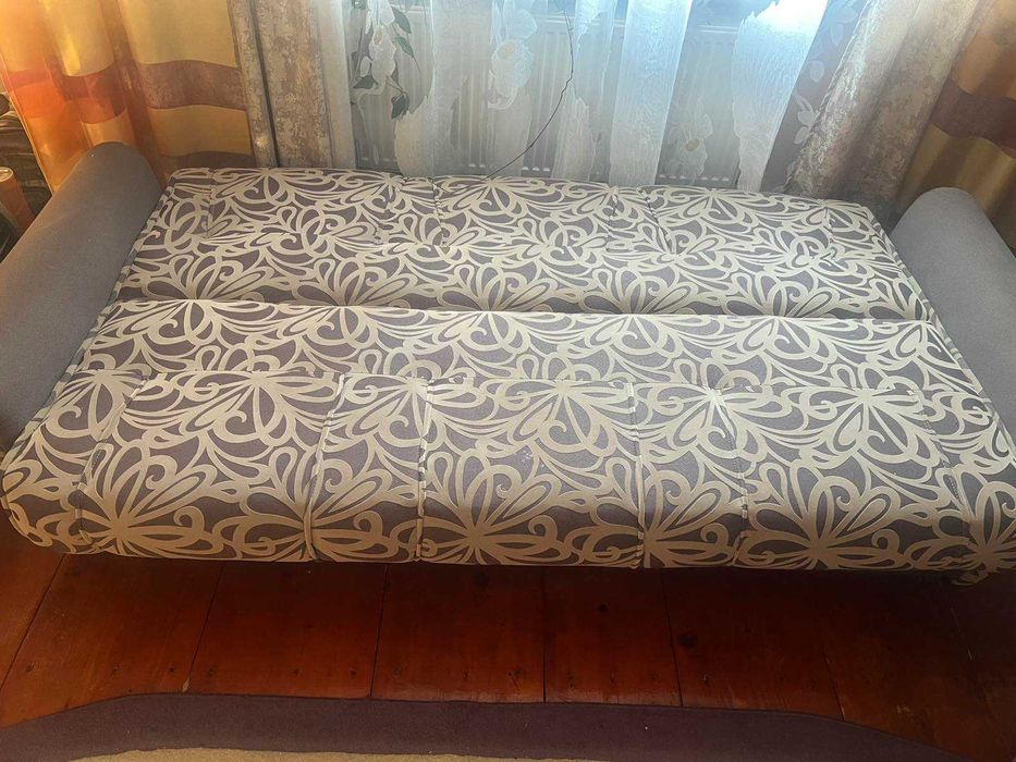 диван і два крісла