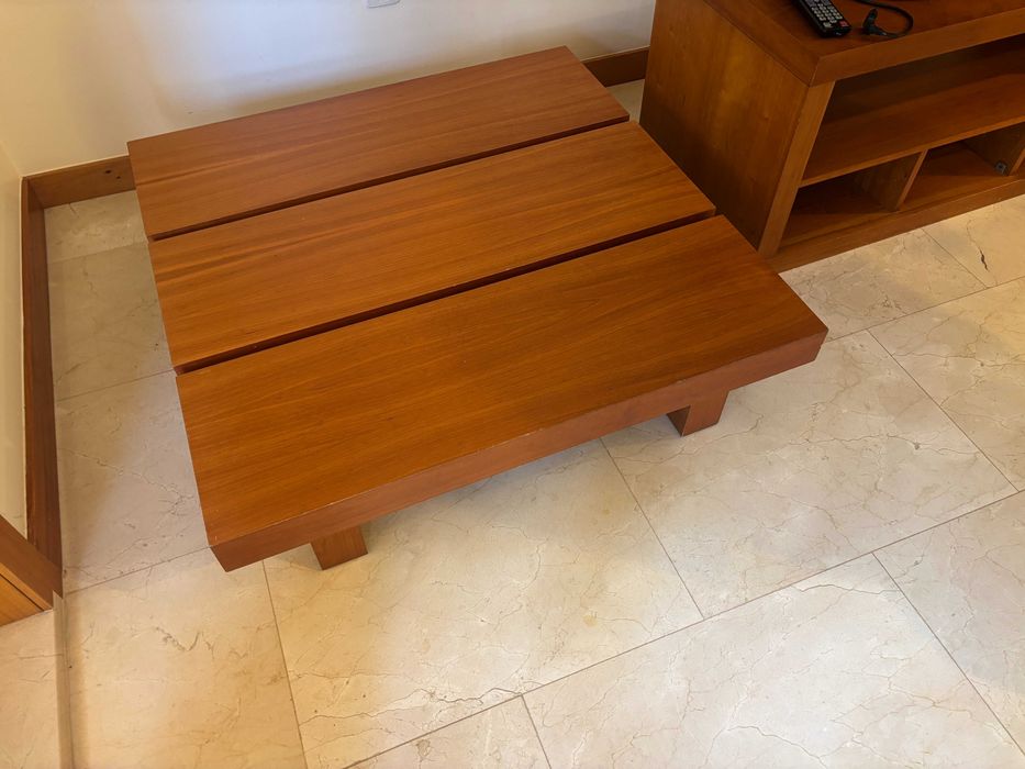 Mesa de centro em madeira