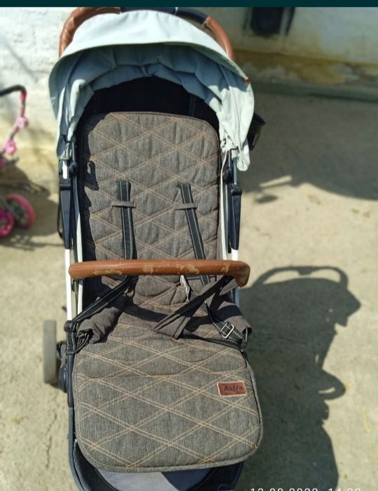 Продам коляску  в норм стані