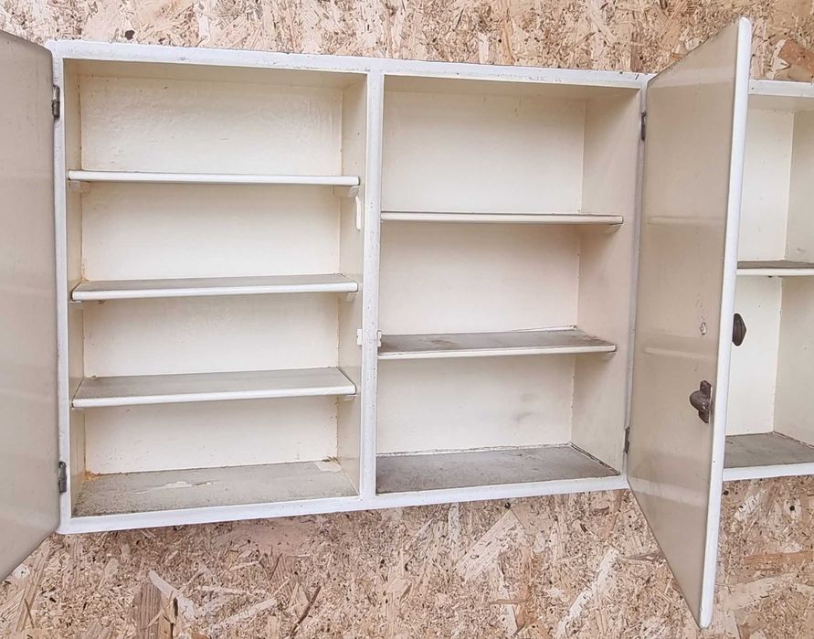 Armário de parede antigo (Louceiro)