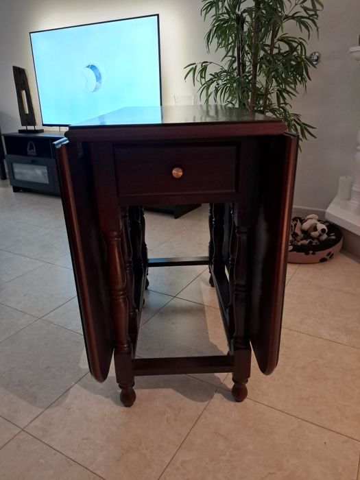 Mesa de jantar com abas