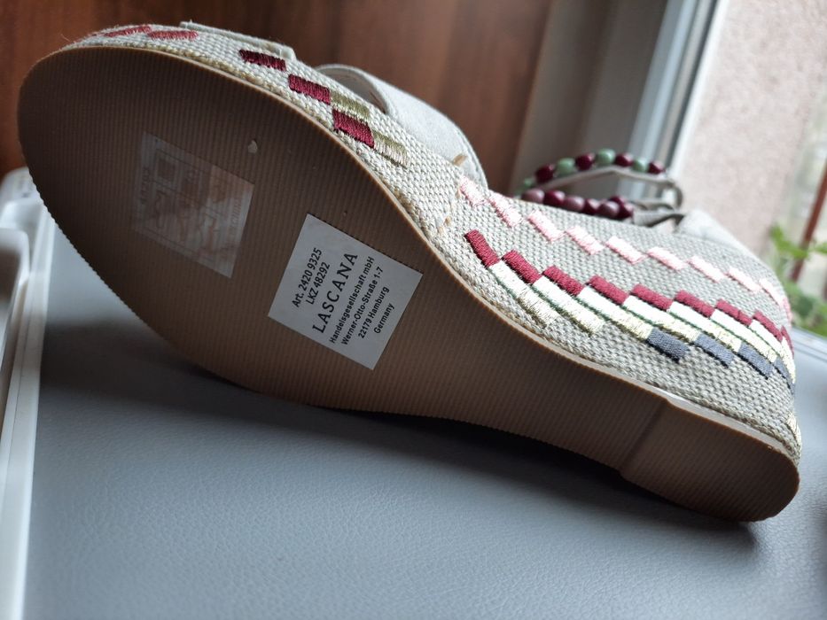 Lascana, nowe  beżowe sandały na koturnie, rozm. 39, wkł: 25cm