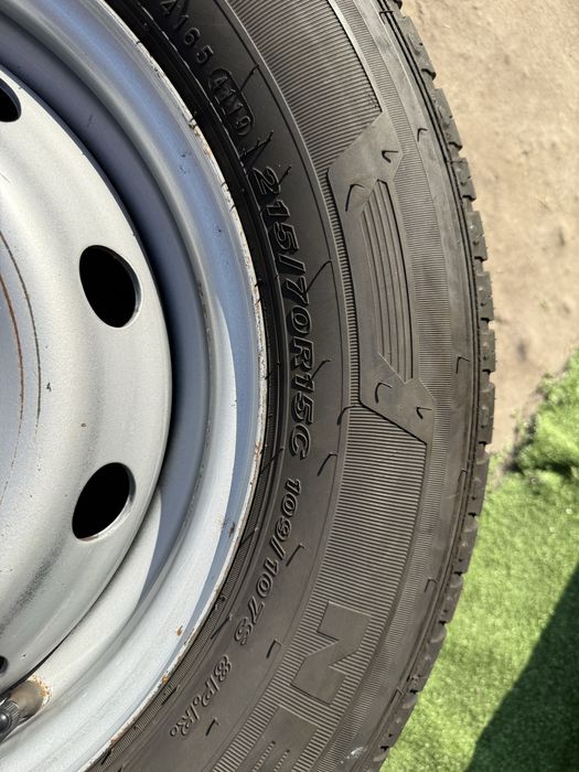 Резина Шини 215/70 R15C Nexen CT8