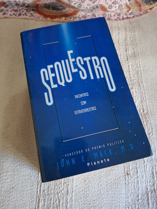Livro Sequestro Encontro com Extraterrestres