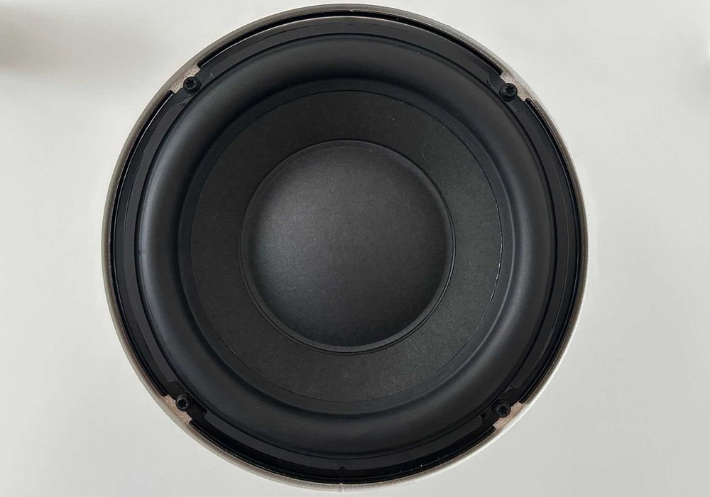 Cабвуфер Loewe Subwoofer 525 з вбудованим 6-канальним підсилювачем