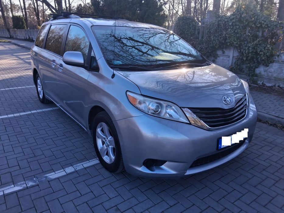 Toyota Sienna Toyota Sienna LE