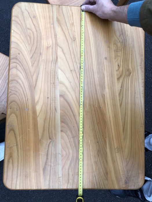 Дитячий, деревʼяний стіл та 2 стільці