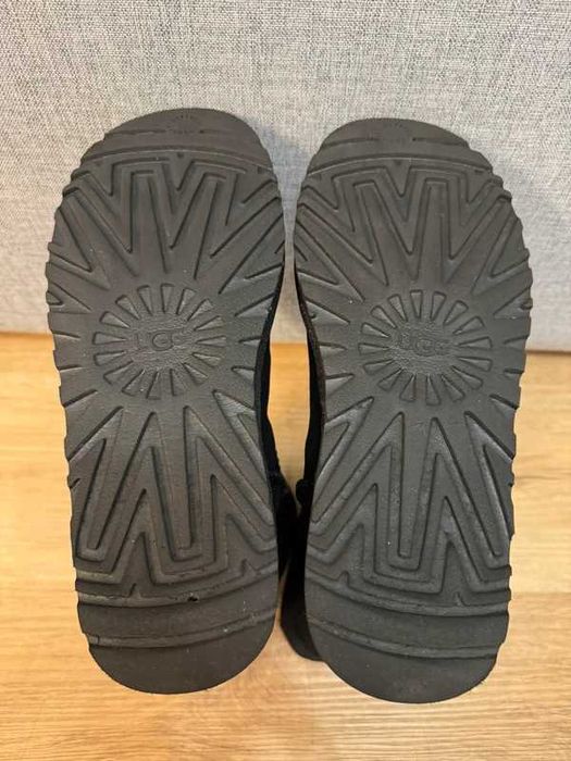 UGG Classic Short Ugg Rubber Logo 39 śniegowce damskie botki zimowe
