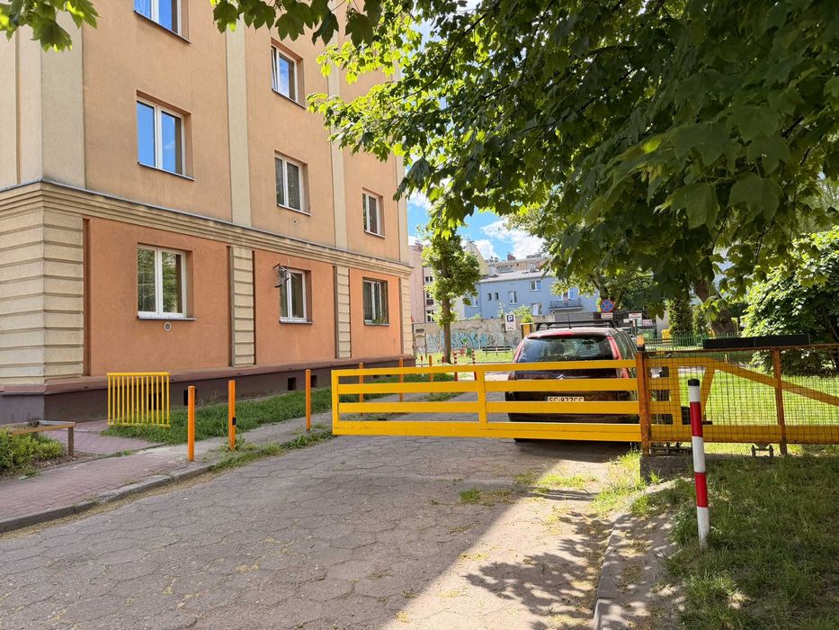 Darmowy parking + 2 pokoje w centrum, 1. piętro, - Więcej