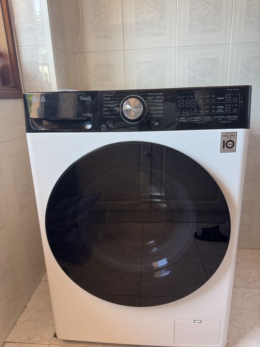 Máquina de Lavar e Secar Roupa LG F4DR7511SGH 11/6kg