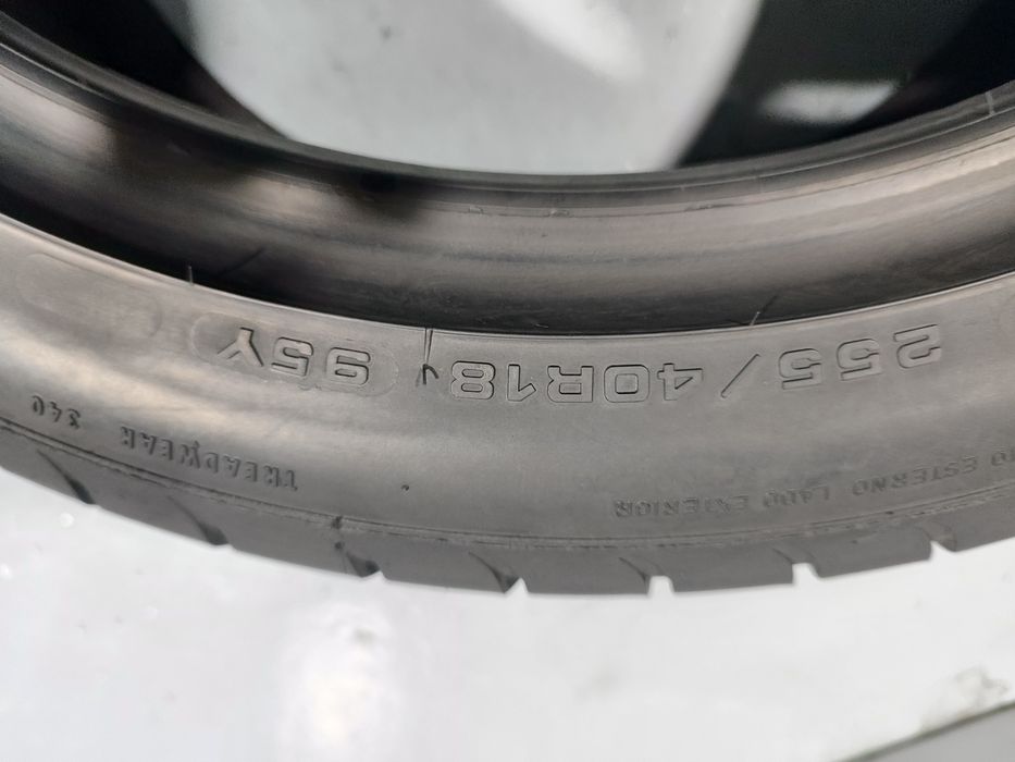 2 pneus semi novos 255-40R18 RFT Good year - Oferta dos Portes