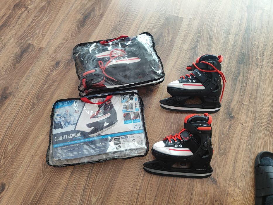 Łyżwy dziecięce roz. regulowany 29-32