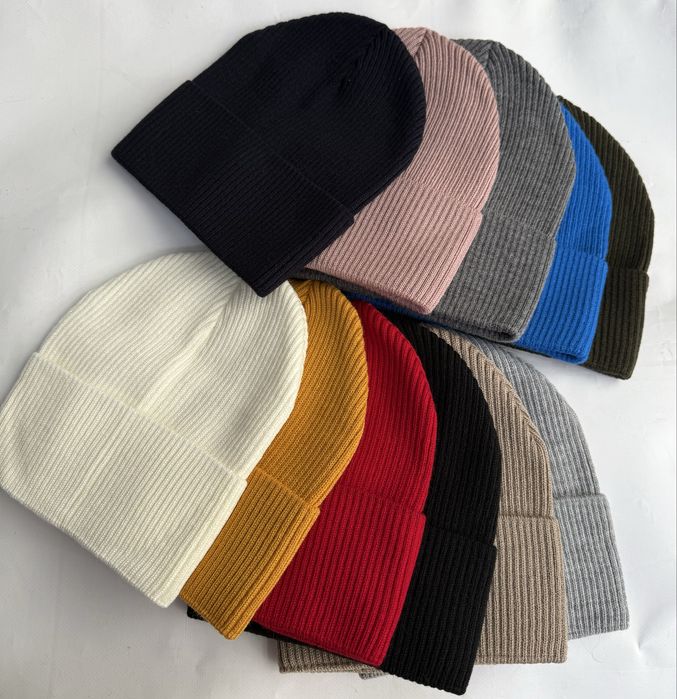 Весняно-осіння  жіноча шапочка