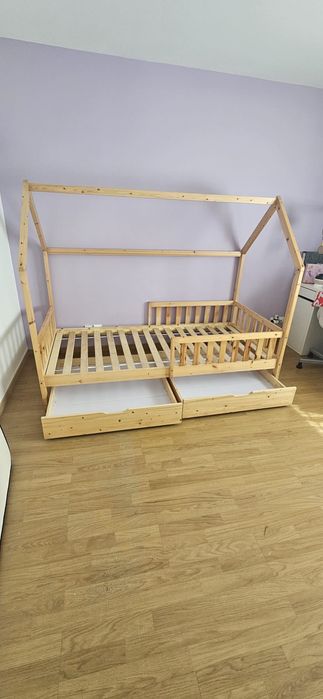 Cama montessori com gavetas