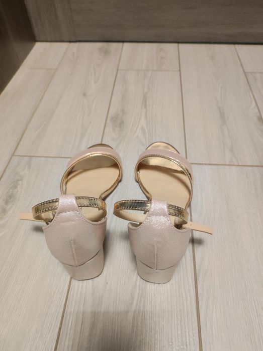 Buty damskie sandały