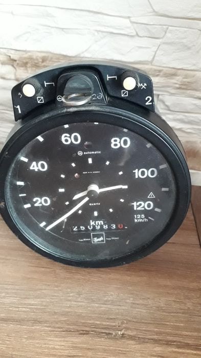 Tachograf zegar szybkościomierz