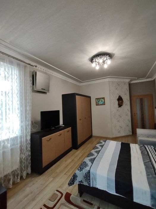 Продаж 3 -кімн новобудови .центр міста Київська