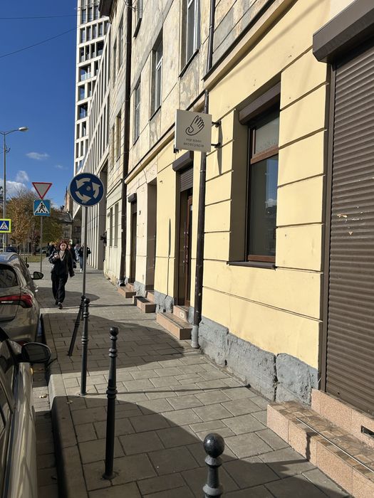 оренда фасадного приміщення м.Львів вул. Під Дубом 24 навпроти ТРЦ ФОРУМ