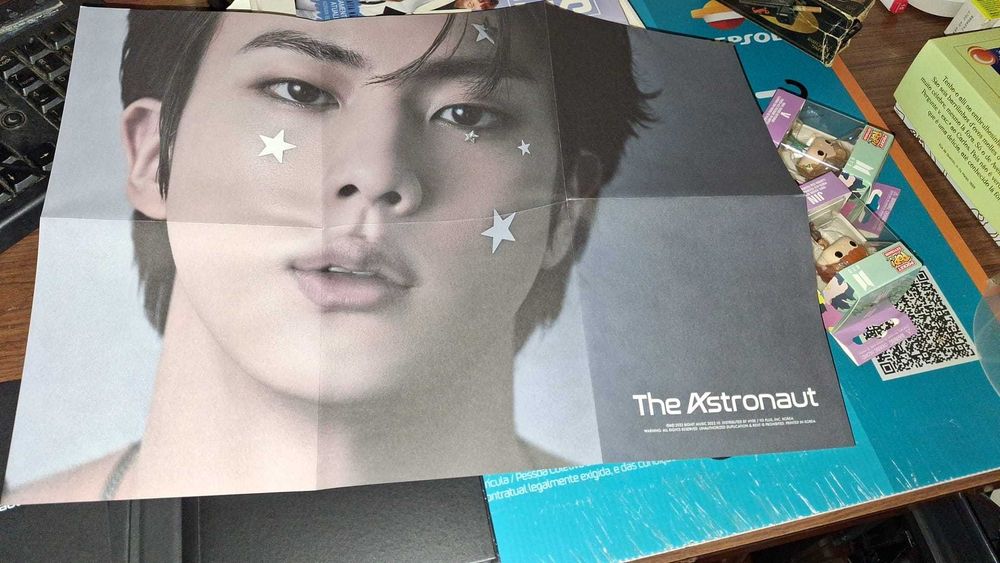 The Astronaut Versão 1 - CD + Booklet + Postal Extra - Exclusivo Fnac