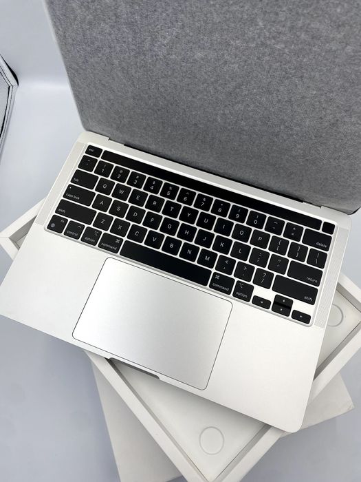 Ноутбук - Apple MacBook Pro 13'' M2 8/512GB Silver (MNEQ3) 2022