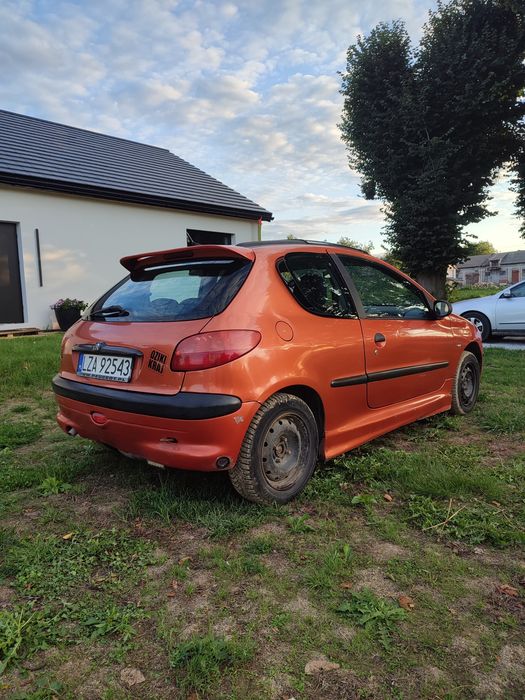 Peugeot 206 1,4 lpg  2000r 75KM 7lpg/100km 390tys