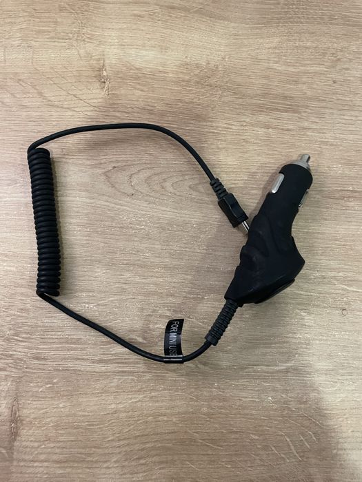 Ładowarka samochodowa z kablem typu micro-USB
