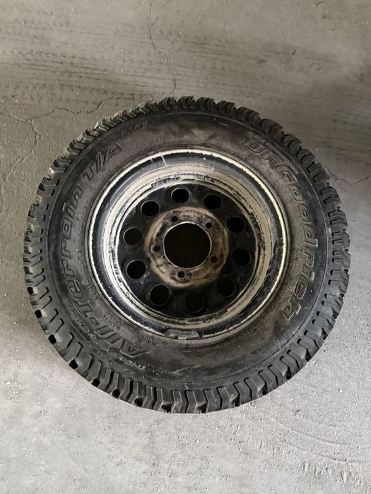 Pneus TT + Jantes TT (BF Goodrich LT 215/75/ R15)