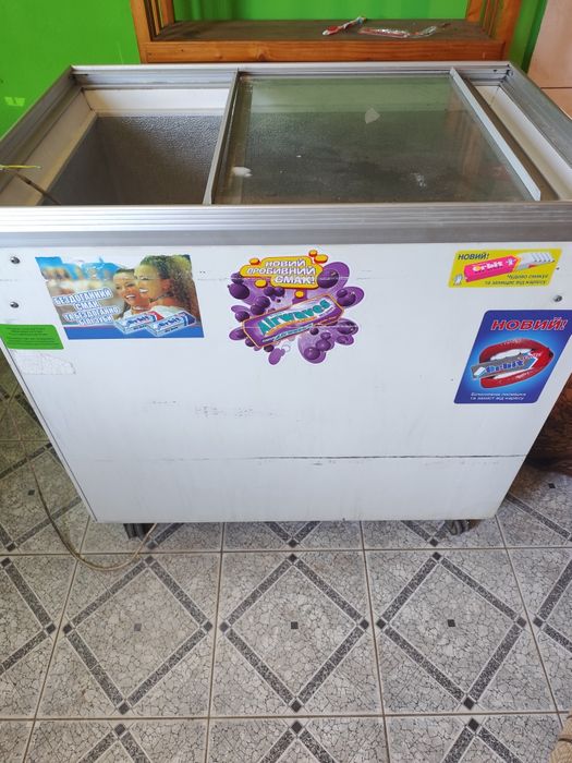 Продається морозильна вітрина
