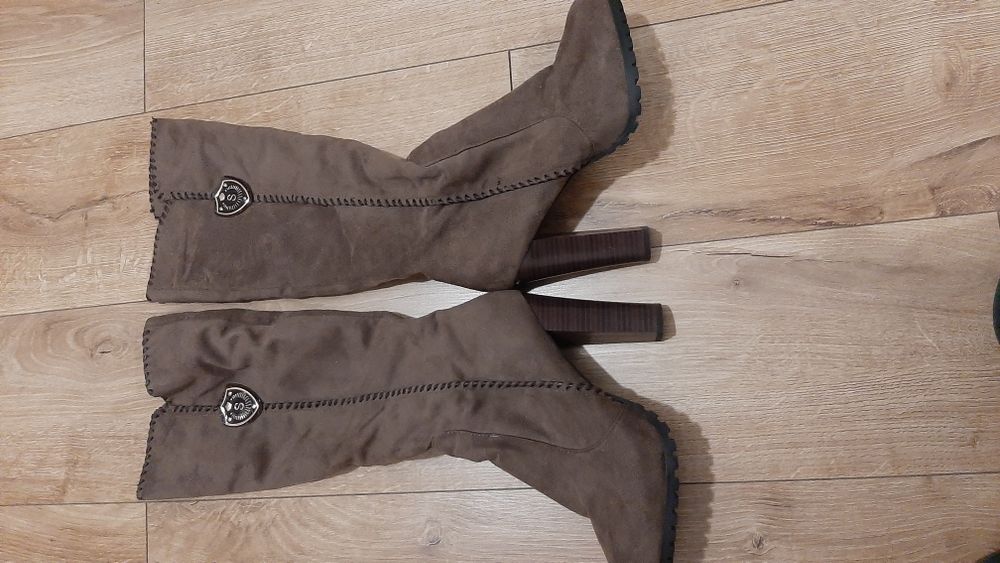 Жіночі чоботи демі безкоштовно‼️‼️‼️